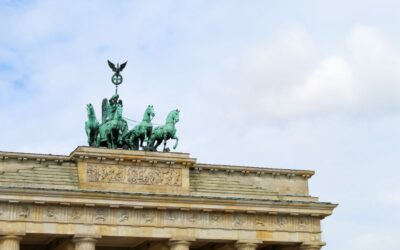 How Does the Berlin Wall Reflect the Cold War